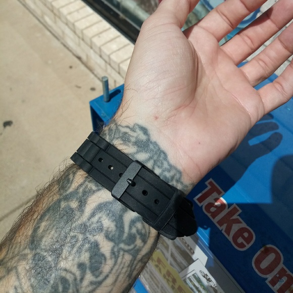 40 % off Dead Pool Watch - Picture 3 of 4